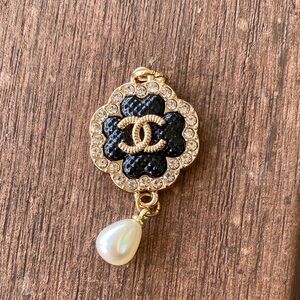 Luxury zipper pull